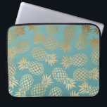 Housse Pour Ordinateur Portable motif tropical d'ananas d'or élégant de faux<br><div class="desc">Motif à la mode et élégant d'ananas d'or de faux. Vous pouvez customiser la couleur d'arrière - plan.</div>