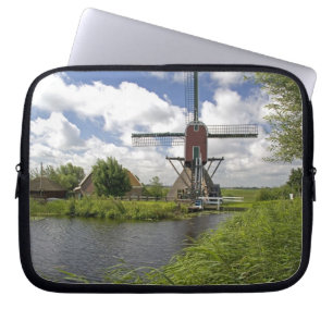 Housse Pour Ordinateur Portable Moulin à vent le long d'un canal à l'est de Leiden