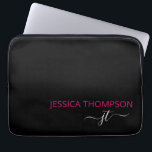 Housse Pour Ordinateur Portable Noir rose chaud moderne Simple Script Monogramme N<br><div class="desc">Customisé nom de script monogrammed et initiales moderne et mignon girly noir et tendance rose chaud. Ajoutez votre nom Portable Sleeve personnalisé et parfait pour le bureau ou l'école.</div>