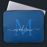 Housse Pour Ordinateur Portable Nom chic élégant moderne de manuscrit de bleu<br><div class="desc">Douille chic Girly blanche moderne d'ordinateur de nom de manuscrit de bleu marine de monogramme</div>
