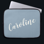 Housse Pour Ordinateur Portable Nom de calligraphie minimaliste personnalisée en b<br><div class="desc">Nom de calligraphie minimaliste personnalisée dans le manchons d'ordinateur portable bleu</div>