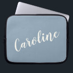 Housse Pour Ordinateur Portable Nom de calligraphie minimaliste personnalisée en b<br><div class="desc">Nom de calligraphie minimaliste personnalisée dans le manchons d'ordinateur portable bleu</div>