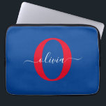 Housse Pour Ordinateur Portable Nom de script de monogramme personnalisé bleu blan<br><div class="desc">Ce monogramme élégant et ce nom de style peuvent être offerts en cadeau pour un anniversaire, un mariage, une douche de mariée, un anniversaire, la fête des mères ou toute autre occasion. Il peut être personnalisé avec l'initiale et le nom de la personne. Vous pouvez modifier la police, la couleur...</div>