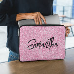 Housse Pour Ordinateur Portable Nom du script Pinceau de Parties scintillant rose<br><div class="desc">Créez votre propre parties scintillant de luxe rose pâle avec nom ou monogramme. Customisez le style et la taille de calligraphie de police de script de brosse. Il existe d'autres styles de police dans le système. Déplacez,  dupliquez ou supprimez le faux graphique scintillant.</div>
