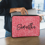 Housse Pour Ordinateur Portable Nom du script Pinceau Parties scintillant rouge<br><div class="desc">Créez votre propre parties scintillant de luxe rouge vif avec nom ou monogramme. Customisez le style et la taille de calligraphie de police de script de brosse. Il existe d'autres styles de police dans le système. Déplacez,  dupliquez ou supprimez le faux graphique scintillant.</div>