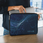 Housse Pour Ordinateur Portable Nom personnalisé Abstrait bleu foncé<br><div class="desc">Cette belle pochette d'ordinateur portable présente un design abstrait en ligne bleu foncé avec nom ou texte personnalisé.</div>