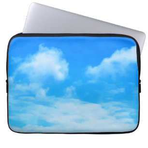 Housse Pour Ordinateur Portable Nuages Dans Le Ciel Bleu D'Ottawa. Commandez dès m
