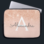 Housse Pour Ordinateur Portable Parties scintillant or rose et monogramme étincela<br><div class="desc">Glam Rose Gold Ombre Faux Parties scintillant et Sparkle Moderne et élégant Coque Monogram. Ce coque peut être customisé pour inclure votre nom initial et prénom.</div>