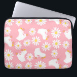 Housse Pour Ordinateur Portable Patins floraux Roller Patinage Motif rose<br><div class="desc">Cool moderne pastel rose printemps marguerites estivales et blanc rétro roller quad patins avec roues roses design pour patin à roulettes femme, fille. Patins à roulettes amovibles design motif sur décoration maison, tasses, papier d'emballage, etc. Roller skates art illustration design cadeau pour fille, petite-fille, derby fille, roller babe. Rollerskating, quad...</div>