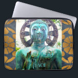 Housse Pour Ordinateur Portable Peace Bouddha Turquoise Statue Or Mosaïque Photo<br><div class="desc">"Paix." J'ai bien voulu découvrir cette statue de Bouddha asiatique dans un jardin hawaïen luxuriant, respirez la paix et la solitude. Prenez un moment pour vous détendre en utilisant ce sac spécial photo néoprène portable. Cette pochette pour ordinateur portable est disponible en trois tailles : 15", 13" et 10. Fait...</div>