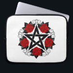 Housse Pour Ordinateur Portable Pentagramme aux roses rouges<br><div class="desc">Pentagramme noir avec motif,  décoré de fleurs,  roses rouges avec feuilles sur arrière - plan blanc. Style tatouage.</div>