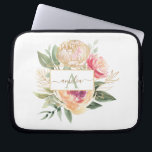 Housse Pour Ordinateur Portable Peony and Gold Flowers Monogramme Nom iPad Pro Cov<br><div class="desc">Conçu pour se coordonner avec notre collection Peony and Gold, ce sac d'ordinateur portable monogramme personnalisable est doté de fleurs de pivoine rose et or luxuriantes avec feuillage vert et lettrage classique. Pour une personnalisation plus avancée de cette conception, cliquez sur le bouton "PERSONNALISER" ci-dessus. Veuillez noter que le papier...</div>