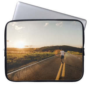 Housse Pour Ordinateur Portable Personne qui court sur la route le matin