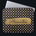 Housse Pour Ordinateur Portable Polka Nom du point d'huile rose, noire et or<br><div class="desc">Pink,  Black et Faux Gold Foil Polka Motif avec Gold Paint Stripe Elegant Monogram Coque d'ordinateur. Ce coque peut être customisé pour inclure votre nom complet avec un magnifique script noir manuscrit.</div>
