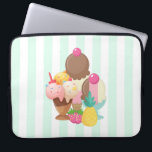 Housse Pour Ordinateur Portable Poncs de crème glacée avec arrosages<br><div class="desc">Manche d'ordinateur portable illustrée par le dessin d'une crème glacée à 3 boules solaire avec des arrosages colorés. Un cône glacé avec des boules de chocolat, fraise et vanille. Un bol de glace néopolite avec une cerise sur le dessus. Des fraises et un ananas sont assis à côté des bols....</div>