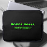Housse Pour Ordinateur Portable Professionnel Simple Moderne Neon Vert Noir<br><div class="desc">Manche minimaliste Arrière - plan couleur soli noir propre et Neon Green de police de portable moderne. Personnalisez pour votre usage personnalisé. Cliquez sur le bouton "Customiser" pour modifier la couleur de l'arrière - plan, les styles de police et la couleur de police. Design classique | Produit élégant | Couleurs...</div>
