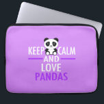 Housse Pour Ordinateur Portable Restez au calme et aimez les pandas<br><div class="desc">Restez calme et aimez les pandas. Un bel ours panda violet si vous aimez les adorables bébés animaux au zoo ou en safari.</div>