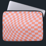 Housse Pour Ordinateur Portable Retro Check Motif Lilac Et Orange Checkerboard<br><div class="desc">Retro À damiers motif - chèque lilas et orange tordu / damier ondulé et déformé.</div>