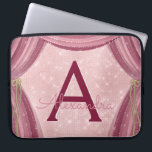 Housse Pour Ordinateur Portable Rideaux rose et bordeaux bleus Nom du monogramme<br><div class="desc">Rideaux Roses et Bourgogne Fille Coque Monogramme étincelant. Ce coque peut être customisé pour inclure votre nom initial et prénom.</div>