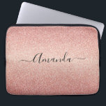Housse Pour Ordinateur Portable Rose or parties scintillant étincelante nom du dég<br><div class="desc">Fille et élégant. Un motif de parties scintillant faux dégradé d'or rose. Personnalisez et ajoutez votre nom. Le nom est écrit avec un script de style moderne écrit à la main. Lettres de couleur or rose foncé. Pour que les swashes ne suppriment que le nom de l'échantillon, laissez les espaces...</div>