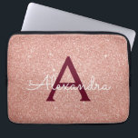 Housse Pour Ordinateur Portable Rose Rose Or Bourgogne Parties scintillant étincel<br><div class="desc">Parties scintillant Blush Pink et Rose Gold Burgundy Faux et Coque Monogramme Élégant. Ce coque peut être customisé pour inclure votre nom initial et prénom.</div>