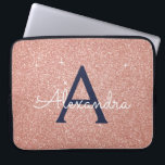 Housse Pour Ordinateur Portable Rose Rose Rose Gold Marine Parties scintillant ble<br><div class="desc">Parties scintillant Blush Rose et Rose Gold Navy Blue Faux et Coque Monogramme Élégant. Ce coque peut être customisé pour inclure votre nom initial et prénom.</div>