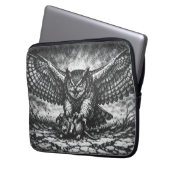 Housse Pour Ordinateur Portable Sentinelle Hibou ailé par BurnsInHell (devant gauche)