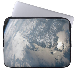 Housse Pour Ordinateur Portable Soleil Sur Les Eaux De La Terre.