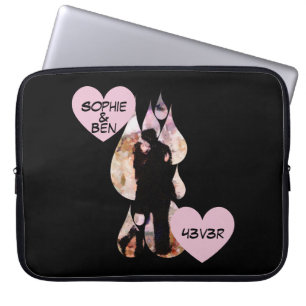Housse Pour Ordinateur Portable Sous un parapluie : Couple romantique s'embrassant