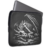Housse Pour Ordinateur Portable Squelette de dragon — par BurnsInHell (Devant droit)
