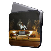 Housse Pour Ordinateur Portable Statue du Cheval Danseuse autochtone Saratoga Coqu (devant gauche)