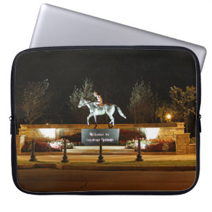 Housse Pour Ordinateur Portable Statue du Cheval Danseuse autochtone Saratoga Coqu