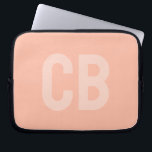 Housse Pour Ordinateur Portable Tendance Couleur Doux Poche Portable<br><div class="desc">Voici la couleur tendance du ressort : Soft Peach. Manche portable moderne et élégant avec monogramme personnalisable dans une police minimaliste. Son design simple et épuré dans une couleur solide offre un charme intemporel et classique. Découvrez nos couleurs printanières tendance pour plus de produits dans la même couleur ou découvrez...</div>