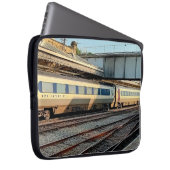 Housse Pour Ordinateur Portable Train beige et marron (Devant droit)