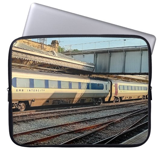 Housse Pour Ordinateur Portable Train beige et marron (Devant)
