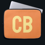 Housse Pour Ordinateur Portable Trend Color Fresh Tangerine Portable Sleeve<br><div class="desc">Voici la couleur printanière tendance : Tangerine fraîche. Manche portable moderne et élégant avec monogramme personnalisable dans une police minimaliste jaune clair. Son design simple et épuré dans une couleur solide offre un charme intemporel et classique. Découvrez nos couleurs printanières tendance pour plus de produits dans la même couleur ou...</div>