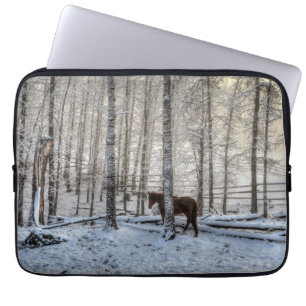 Housse Pour Ordinateur Portable Un Cheval Dun et une Forêt à Sunrise Equine Photo