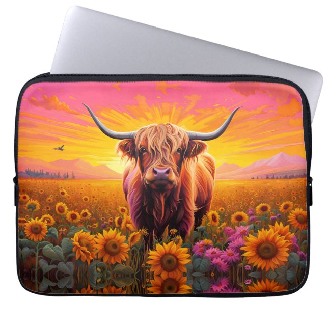 Housse Pour Ordinateur Portable Vache Highland dans les tournesols à Sunrise (Devant)