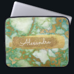 Housse Pour Ordinateur Portable Vert et marbre avec huile or et Parties scintillan<br><div class="desc">Vert et marbre avec huile d'or et Parties scintillant Elégant Monogramme Nom Coque. Ce coque peut être customisé pour inclure votre prénom.</div>