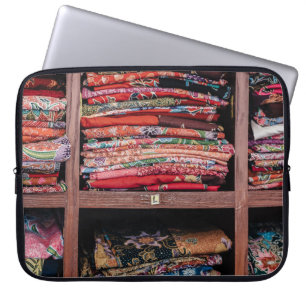 HOUSSE POUR ORDINATEUR PORTABLE VÊTEMENT DE COULEUR ASSORTIE SUR RACK