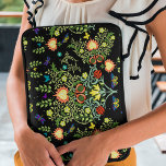 Housse Pour Ordinateur Portable William Morris Motif Des Arts Et De L'Artisanat<br><div class="desc">Adapté du papier peint vintage William Morris,  1917,  appelé "Perse",  avec l'aimable autorisation du Brooklyn Museum. J'ai approfondi les couleurs et ajouté les papillons,  les libellules et quelques rondelles. La densité du design en fera un défi amusant à mettre en place.</div>
