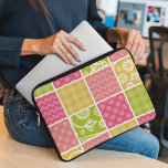 Housse Pour Ordinateur Portable Zigzag, Chevron, Pois, En vichy, Patchwork<br><div class="desc">Joli,  amusant et adorable motif avec zigzag,  chevron,  pois et en vichy. Un cadeau moderne et tendance,  parfait pour les amoureux du patchwork dans votre vie.</div>