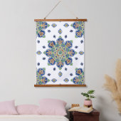 Hout met wandbekleding met mantel en vormgeving va hangend wandkleed (Slaapkamer)