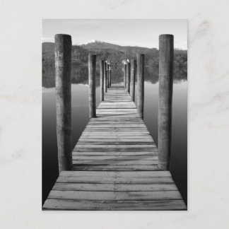 Houten boot aan land op Briefkaart Derwentwater