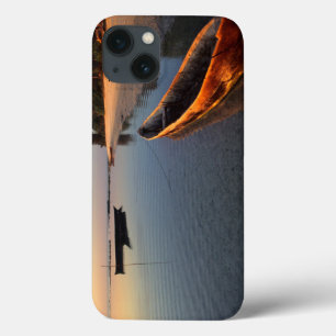 Houten boten op Tondooni Beach iPhone 13 Hoesje