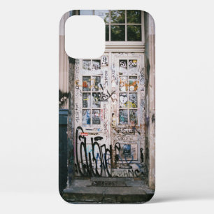 HOUTEN DEUR MET HANDSCHRIJVEN iPhone 12 HOESJE