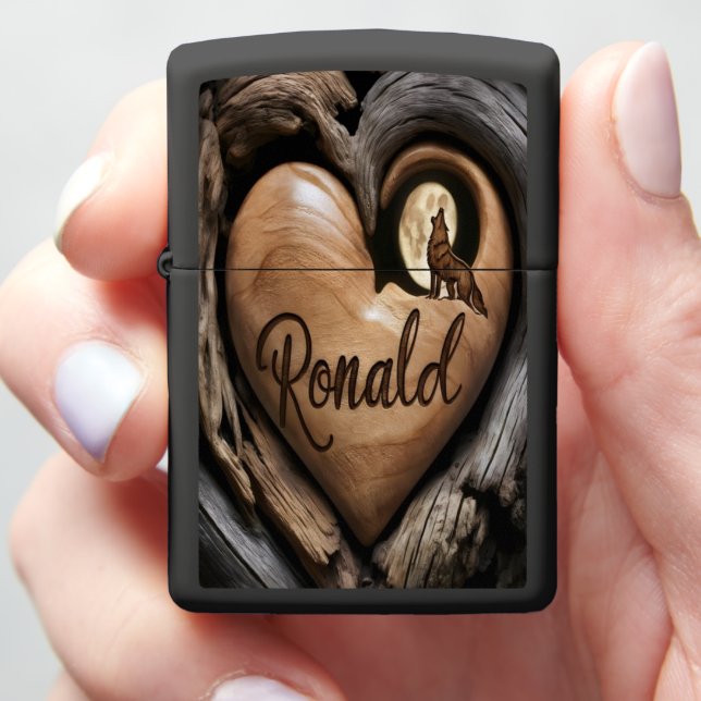 Houten Hart Met Wolf (In Hand)