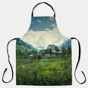 Houten huis, berg natuur landschap. schort