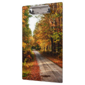 Houten spoor met herfst foliën klembord (Links)