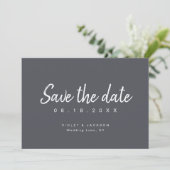 Houtskool minimalistische script save the date (Staand voorkant)
